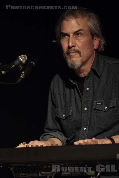 HOWE GELB - 2015-01-22 - PARIS - Point Ephemere - 